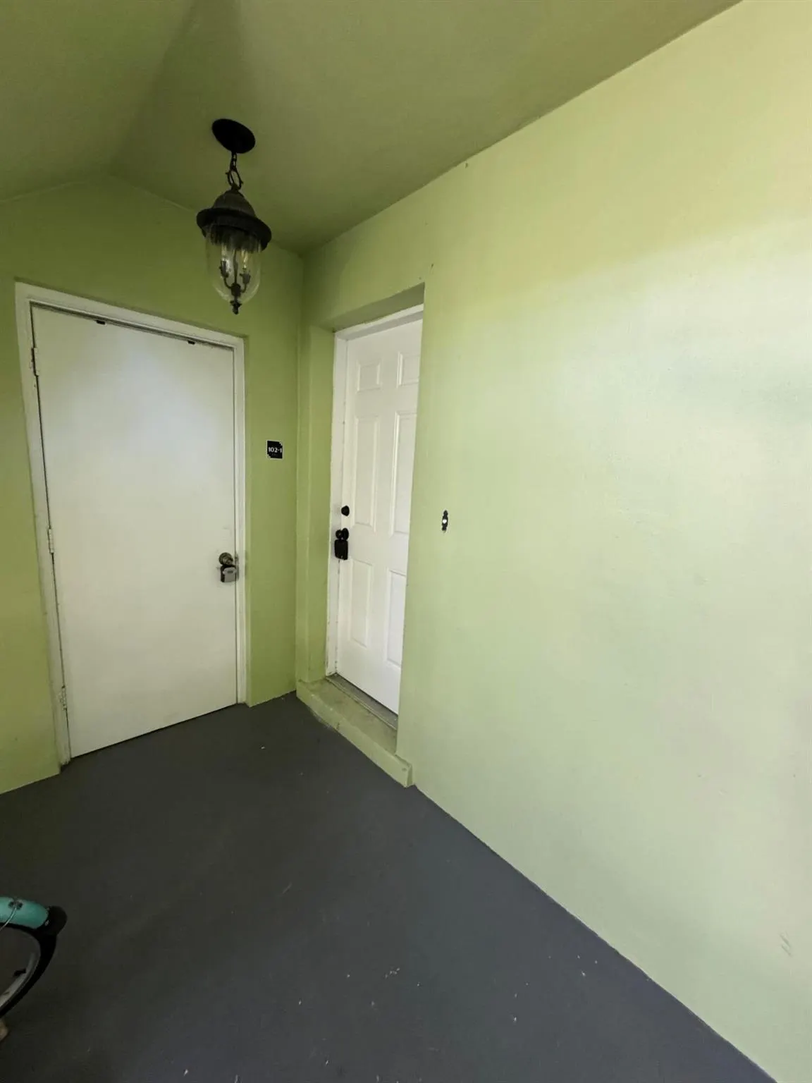 102 N Lakeside Drive, #1