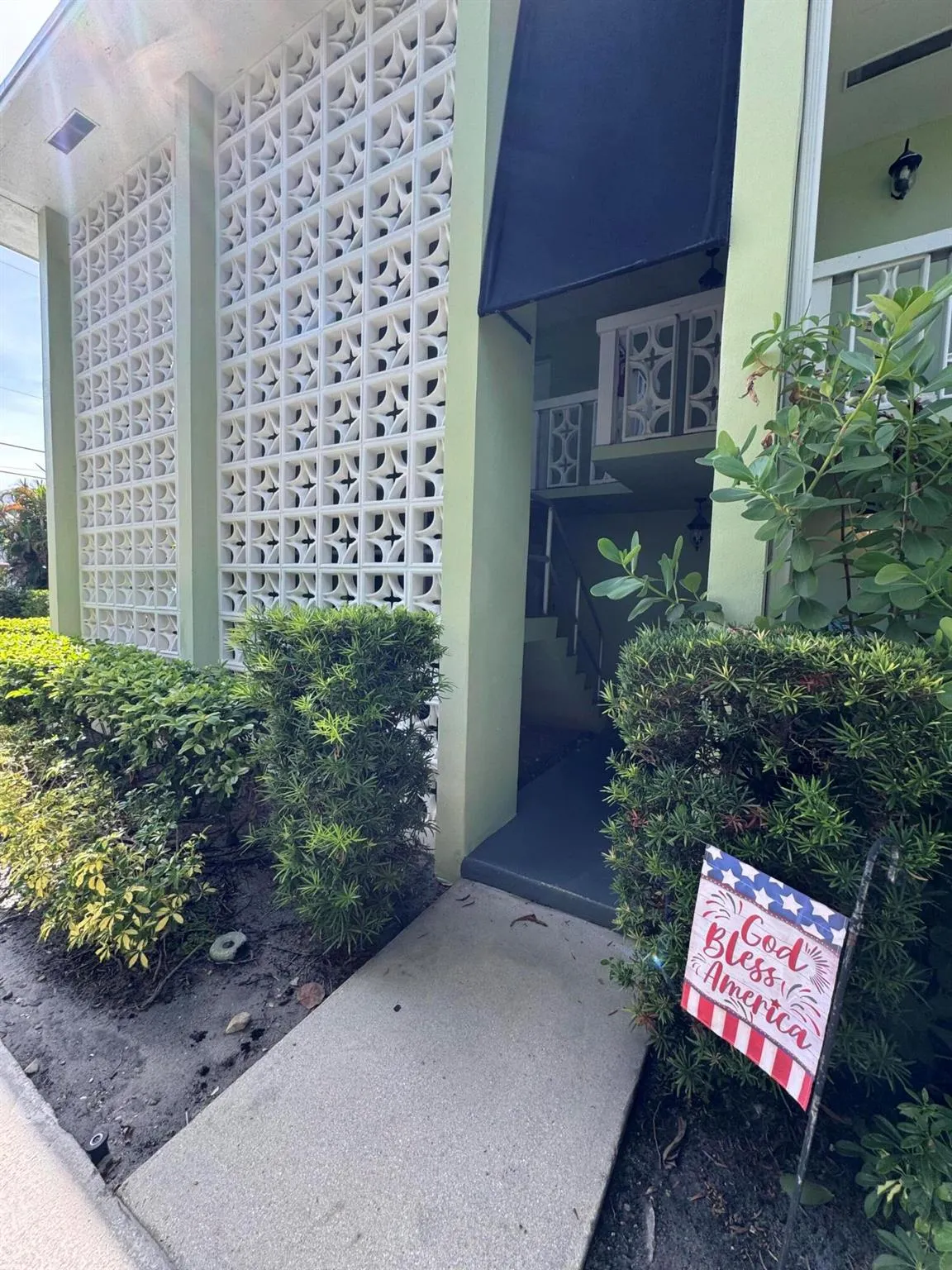 102 N Lakeside Drive, #1