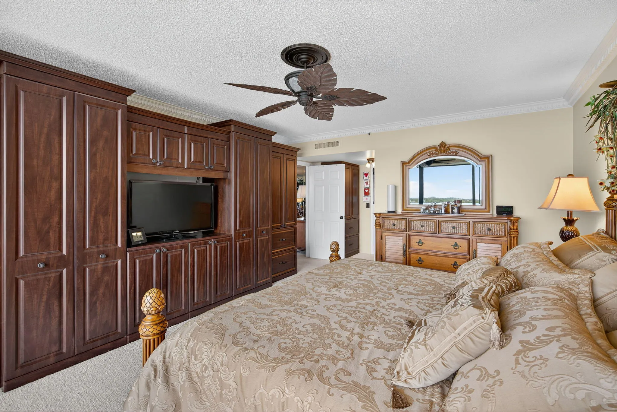 356 Golfview Road, #609