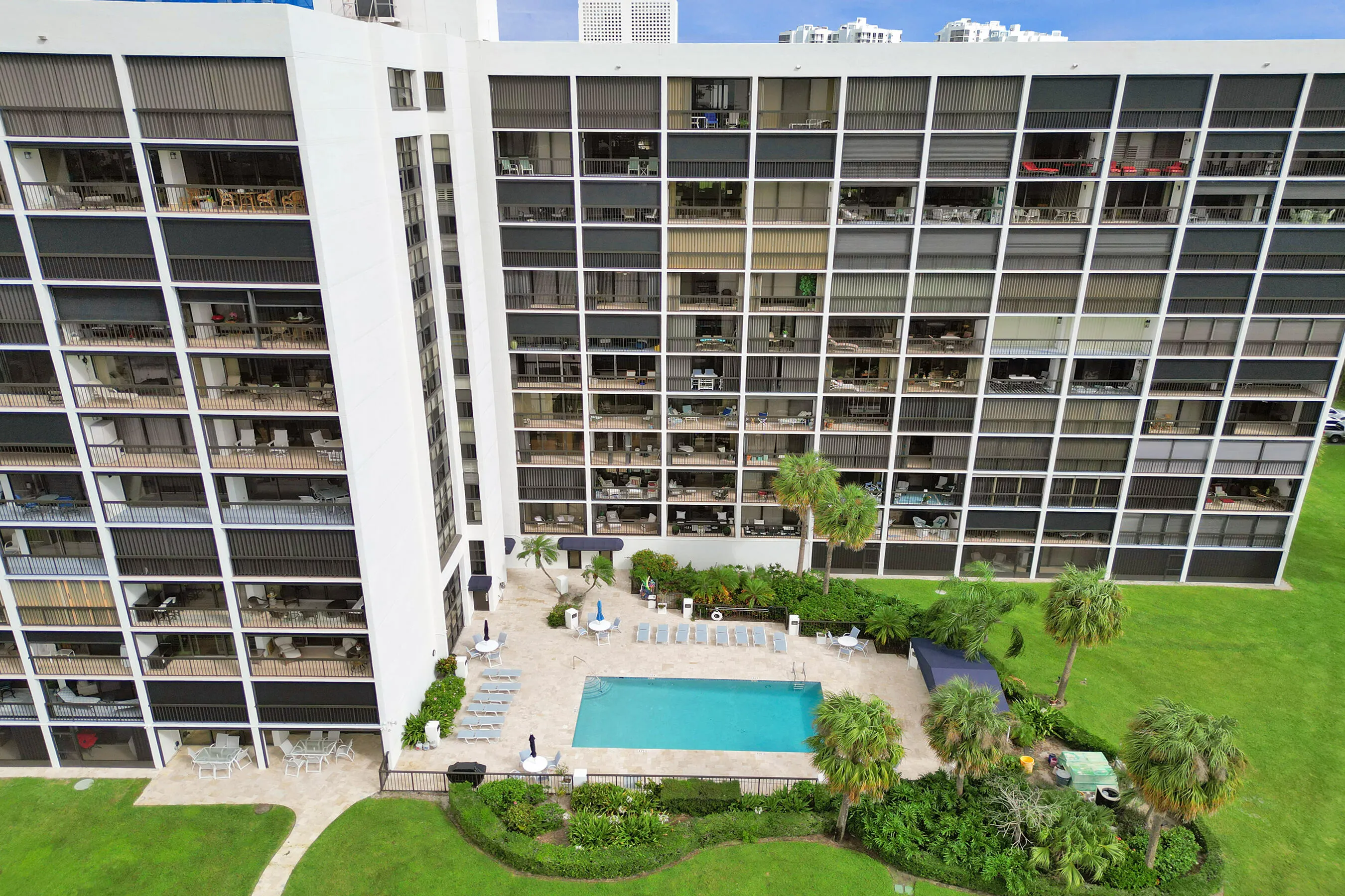 356 Golfview Road, #609