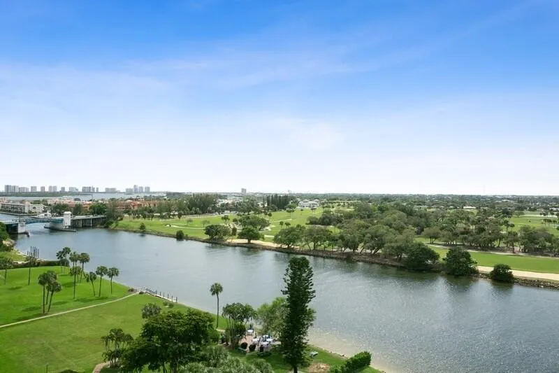 356 Golfview Road, #609