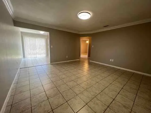 1611 S Johnson Street, #1