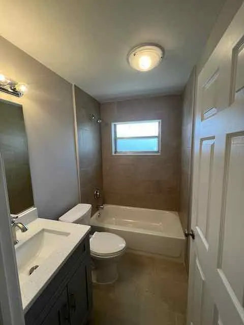 1611 S Johnson Street, #1