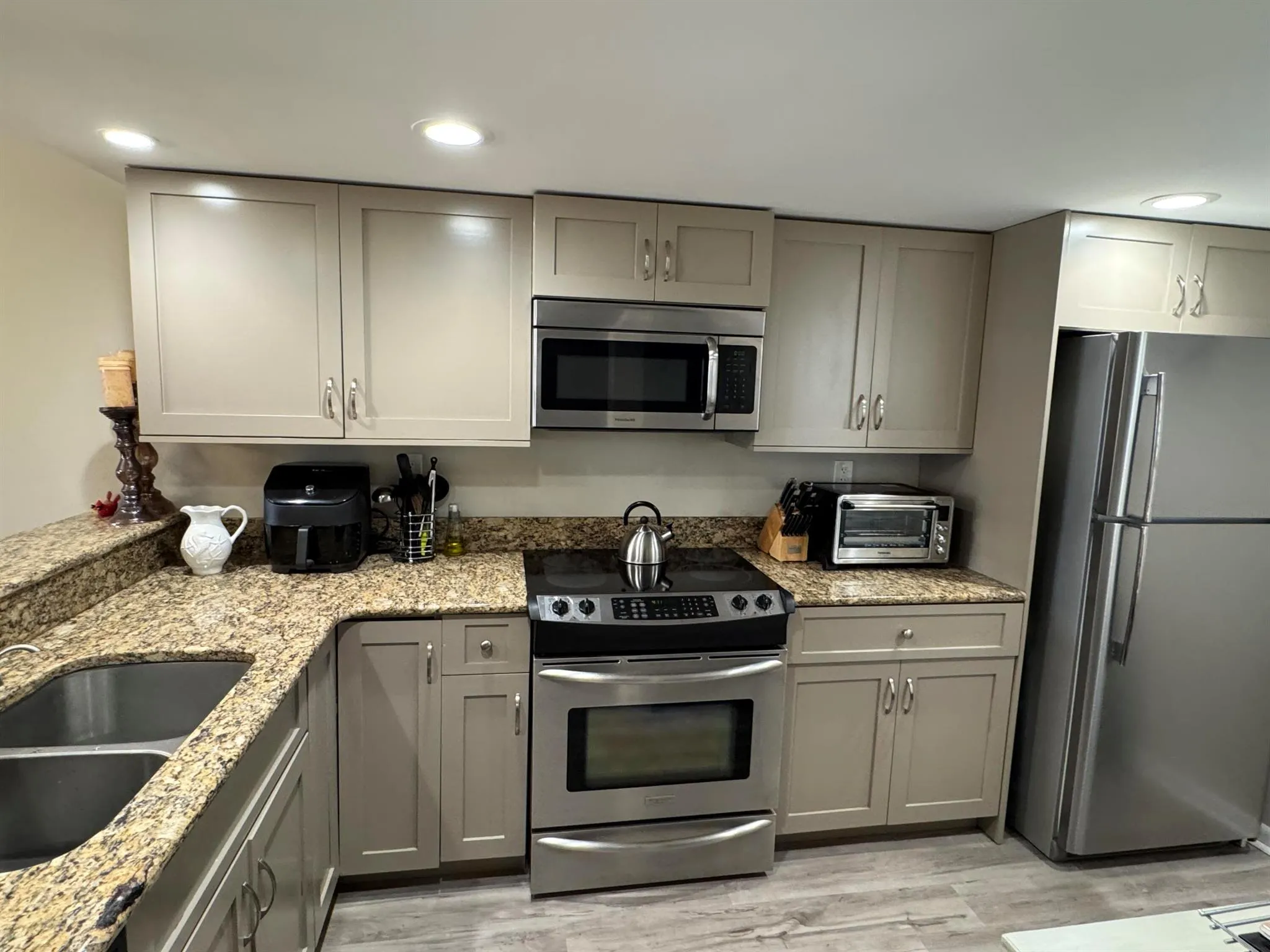 12 Royal Palm Way, #2040