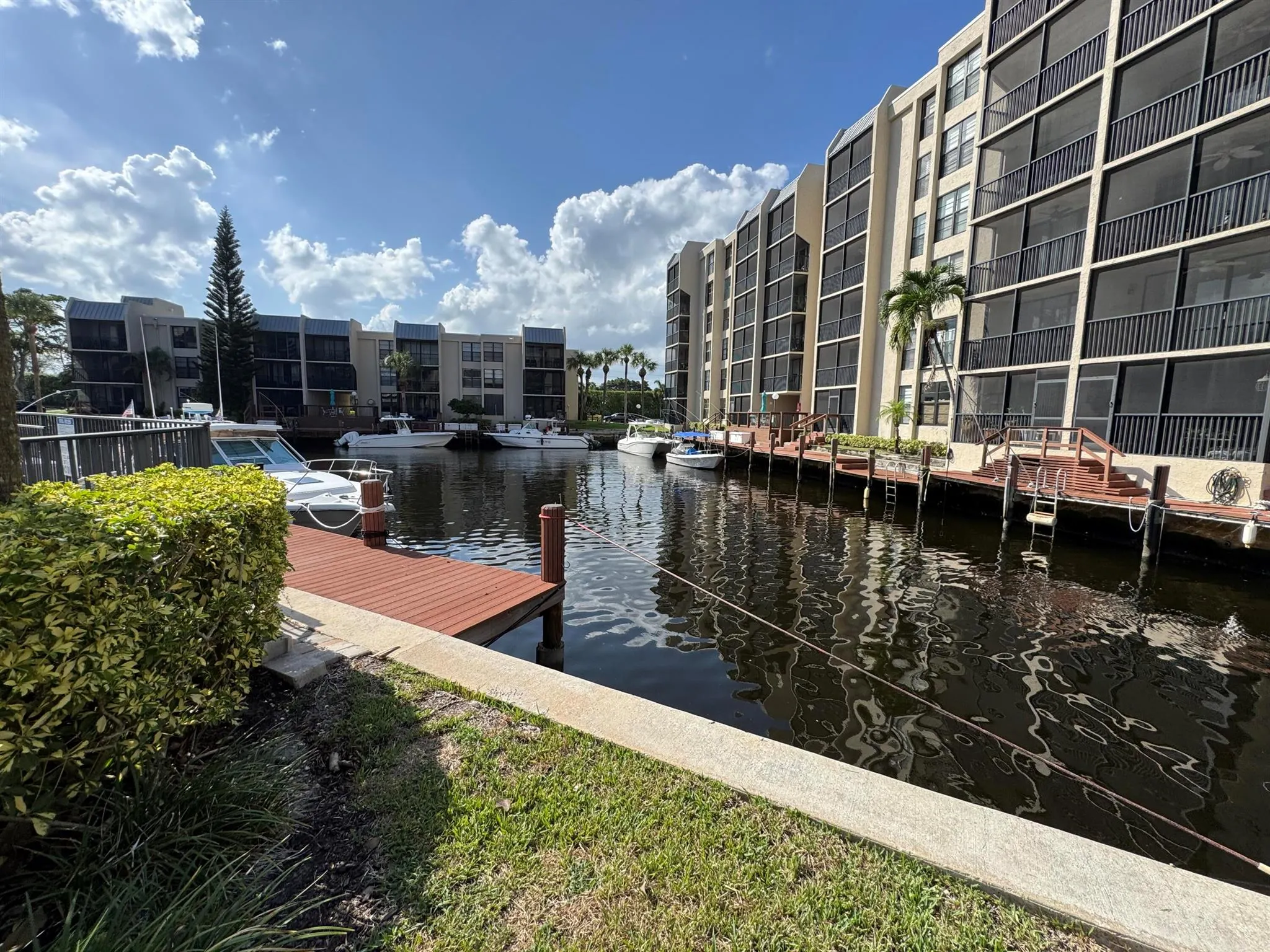 12 Royal Palm Way, #2040