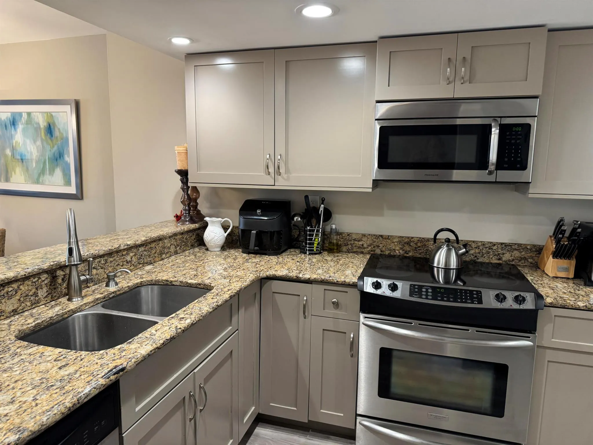 12 Royal Palm Way, #2040
