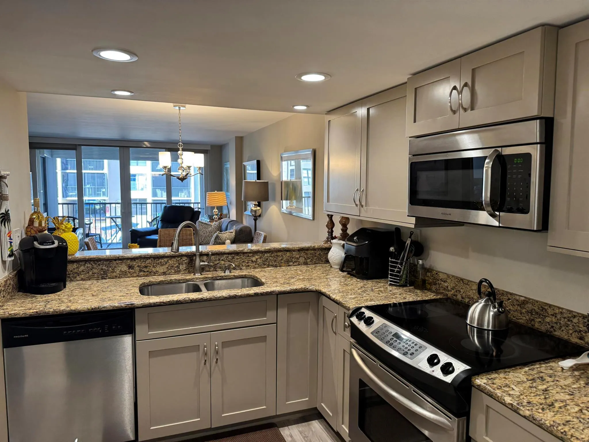 12 Royal Palm Way, #2040