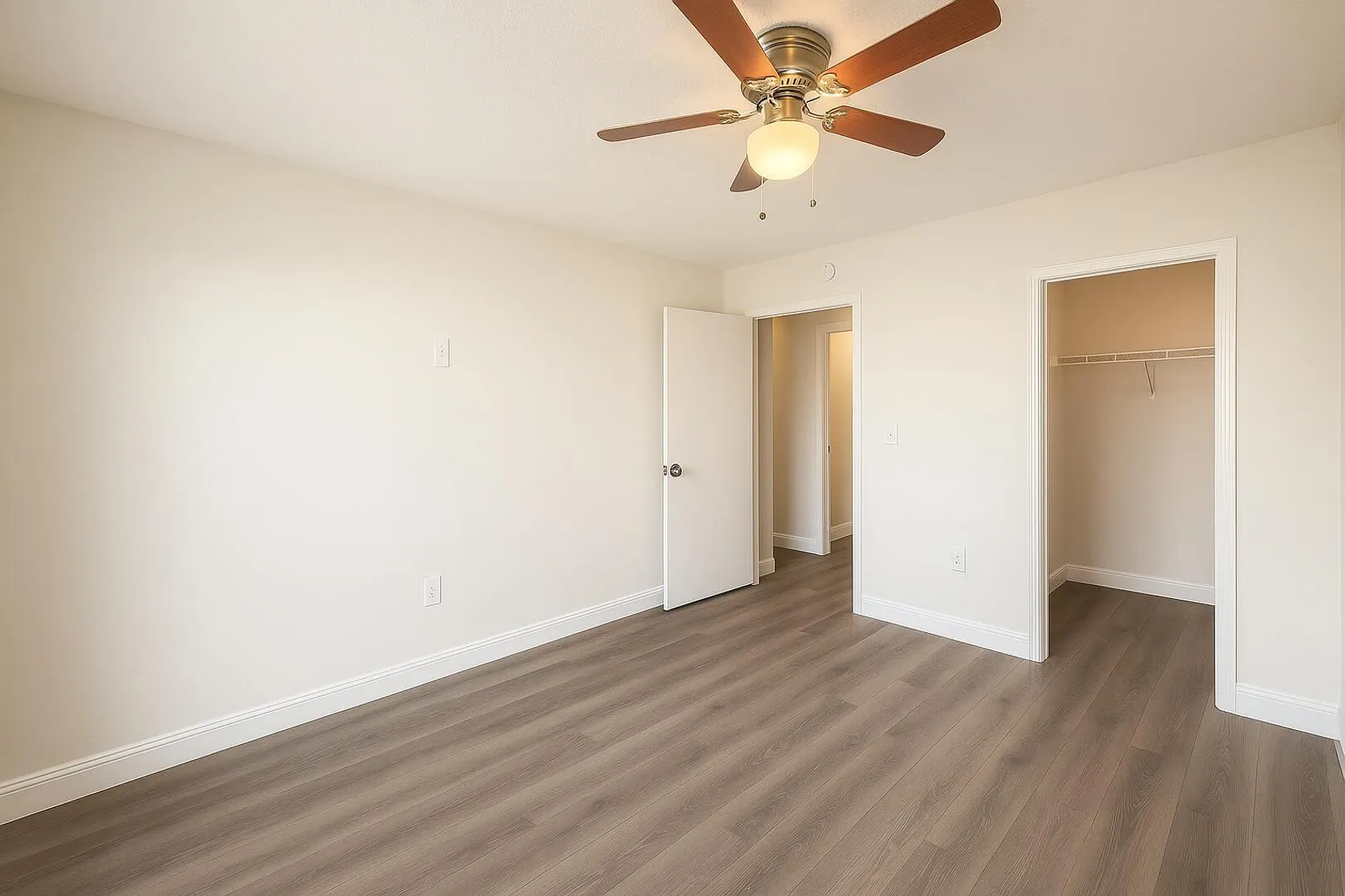 2724 Vandiver Drive, #15a