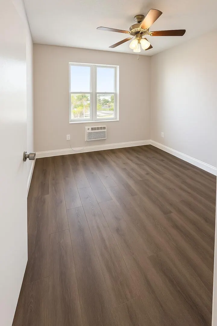 2724 Vandiver Drive, #15a