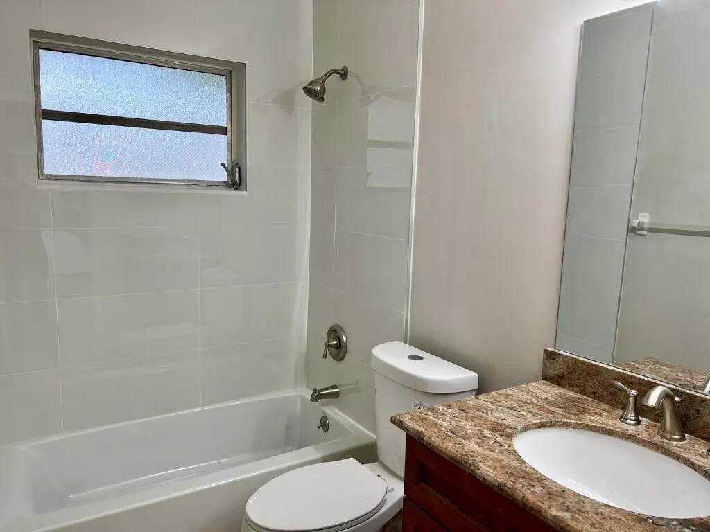 3421 NW 25th Terrace