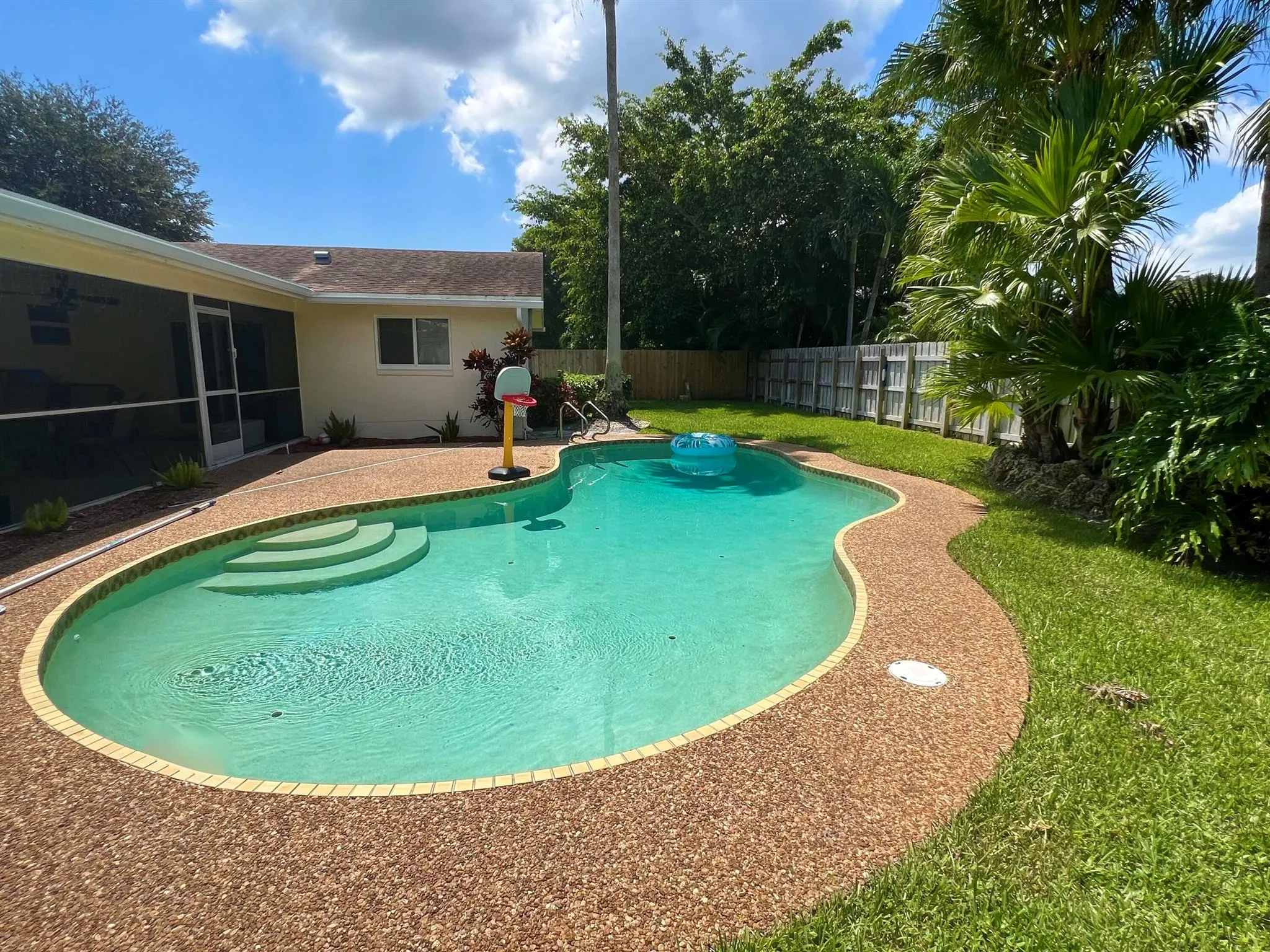 3421 NW 25th Terrace