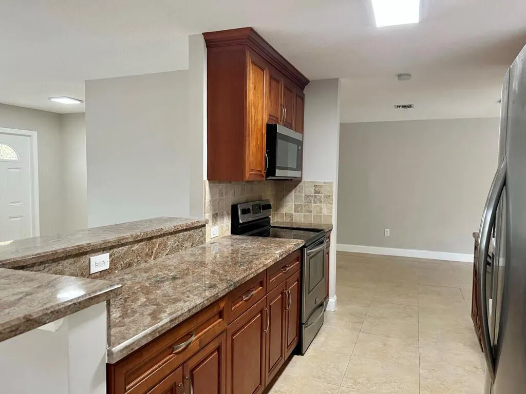 3421 NW 25th Terrace