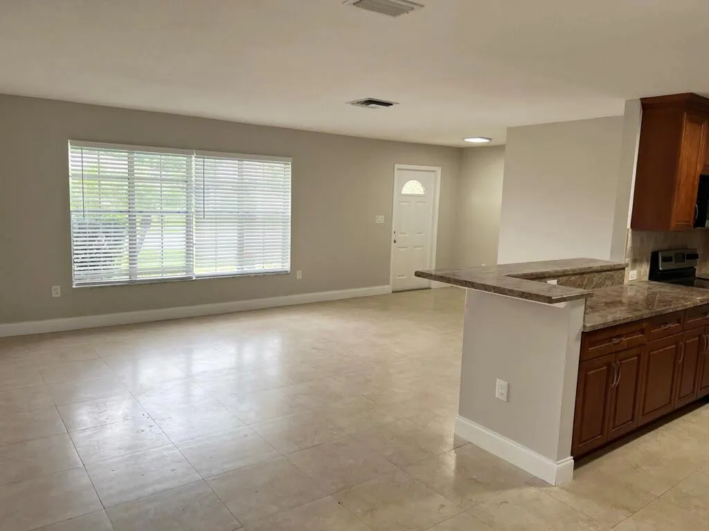 3421 NW 25th Terrace