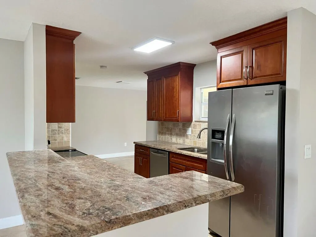 3421 NW 25th Terrace
