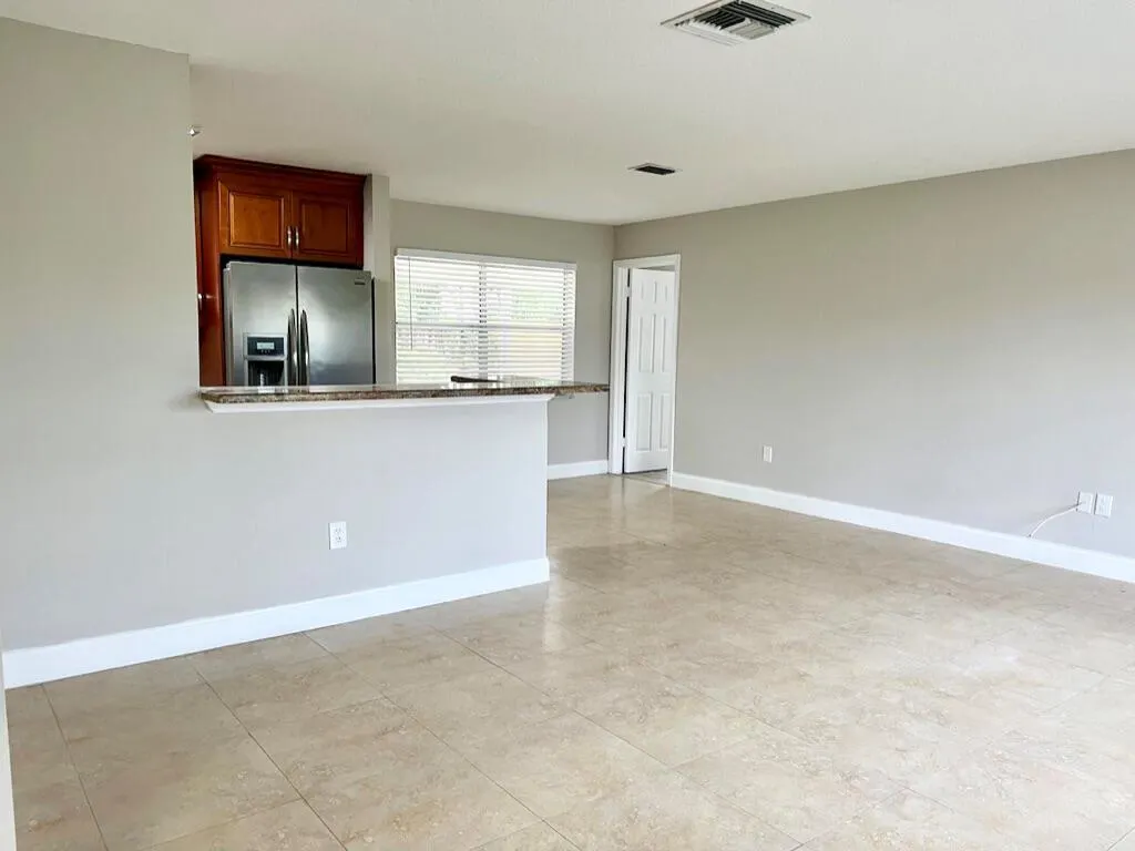 3421 NW 25th Terrace