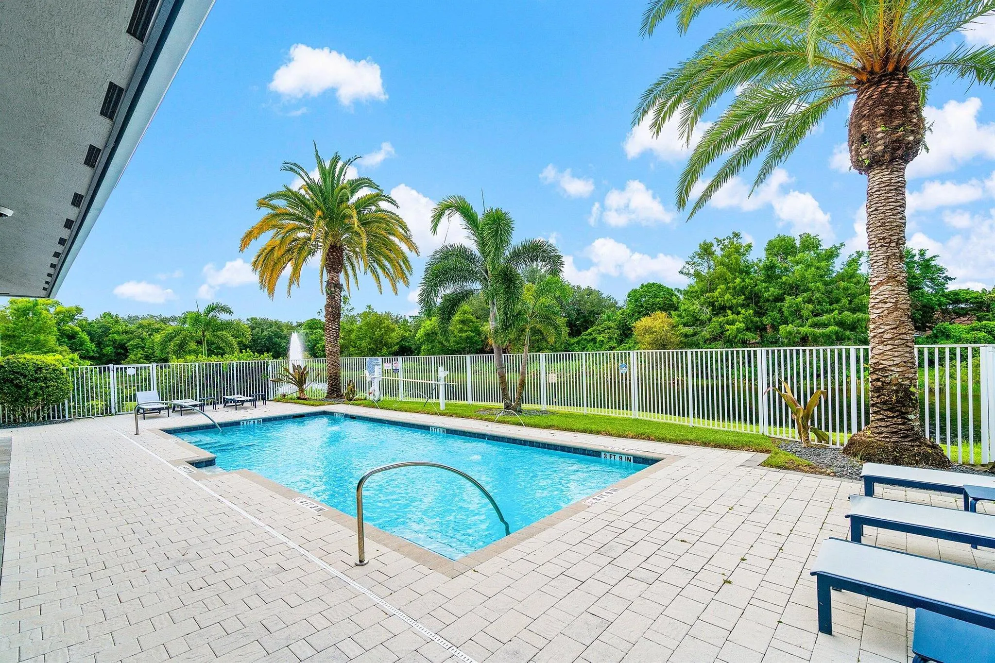 11401 Pointe Midtown Drive
