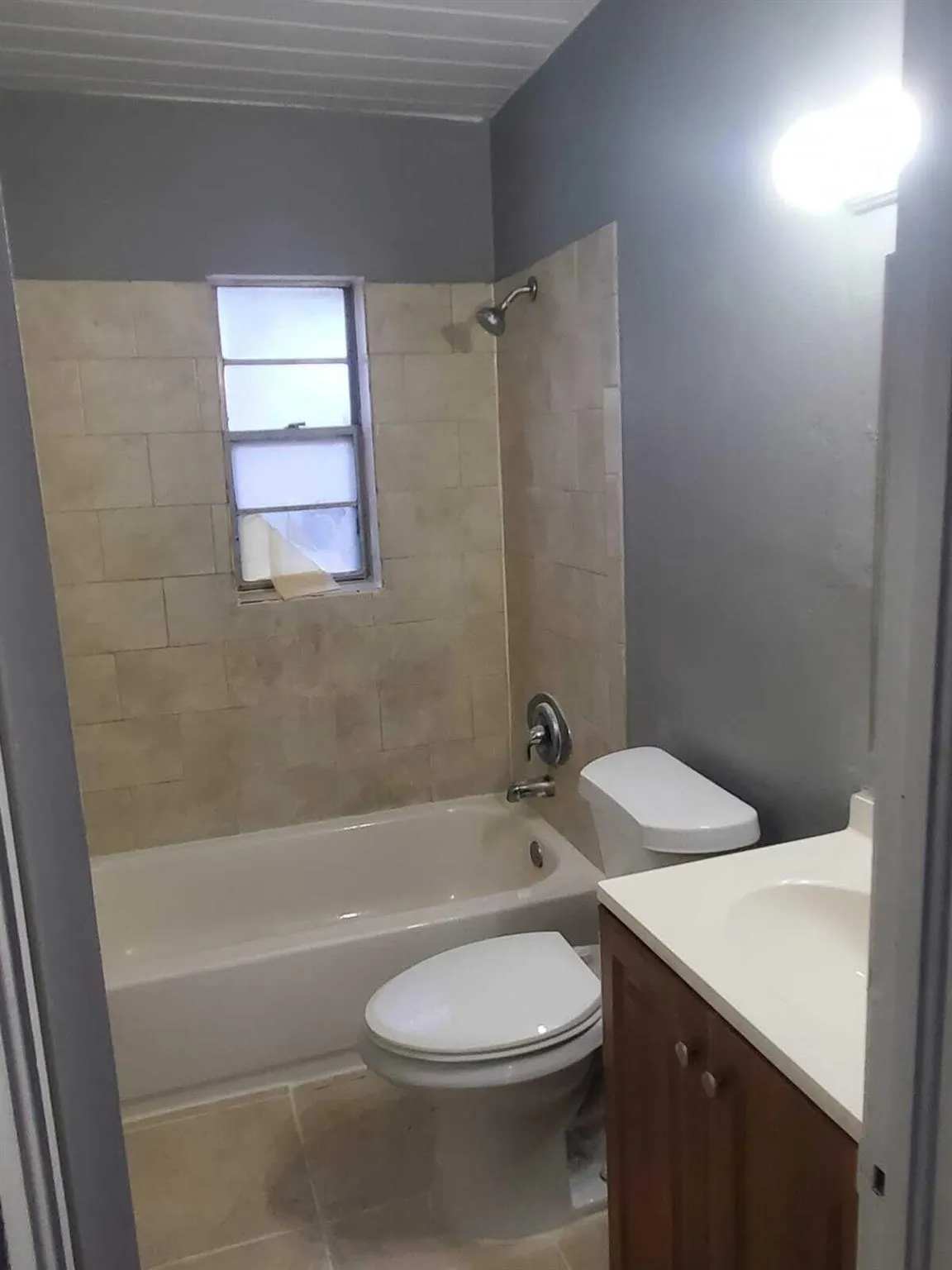 1232 W 35th Street