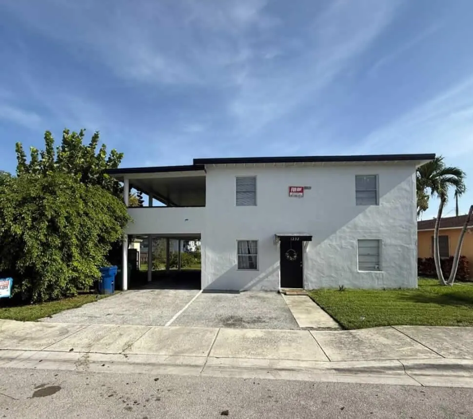1232 W 35th Street