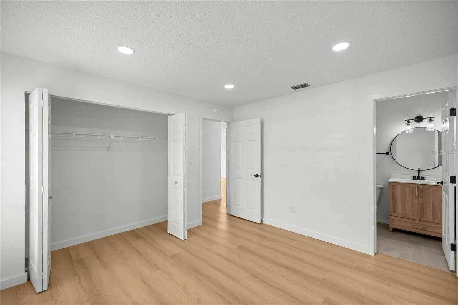 5425 SE 30th Place, #B