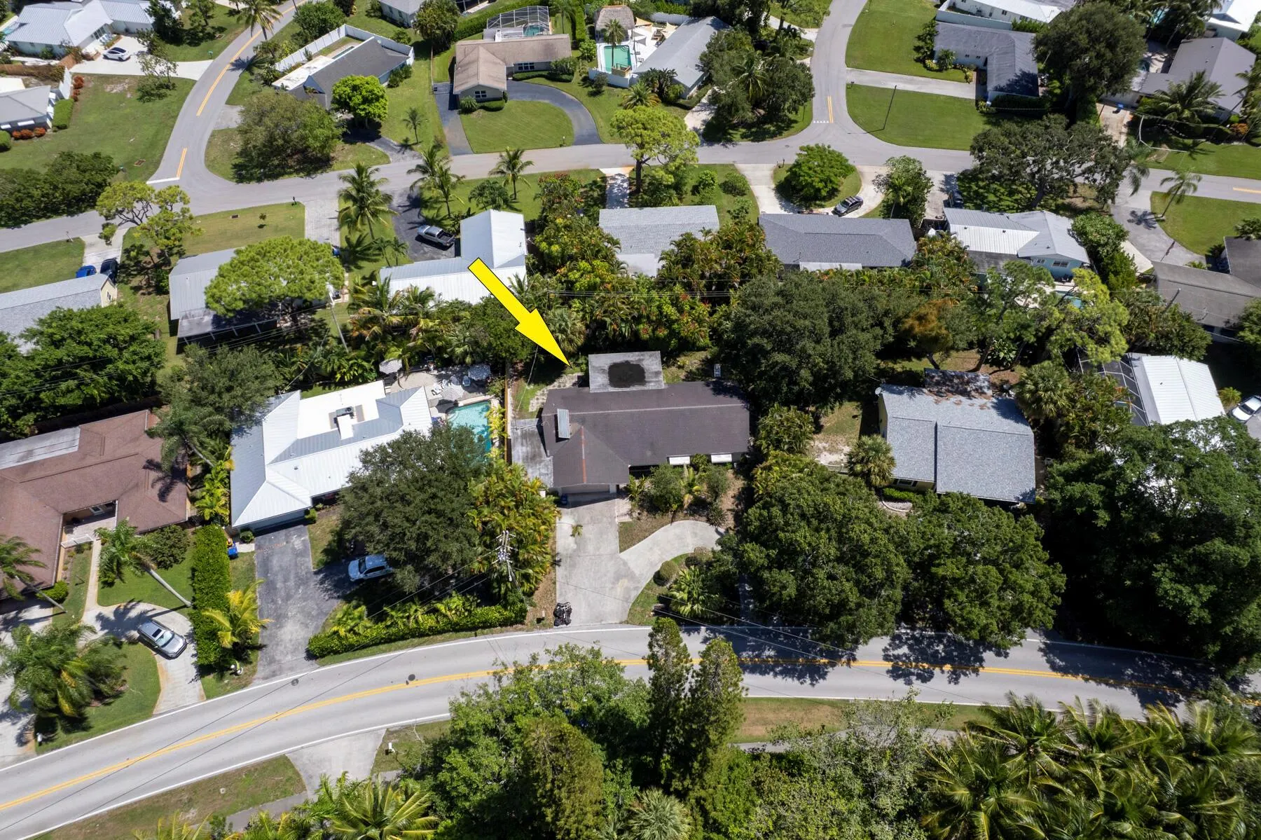 229 W Riverside Drive