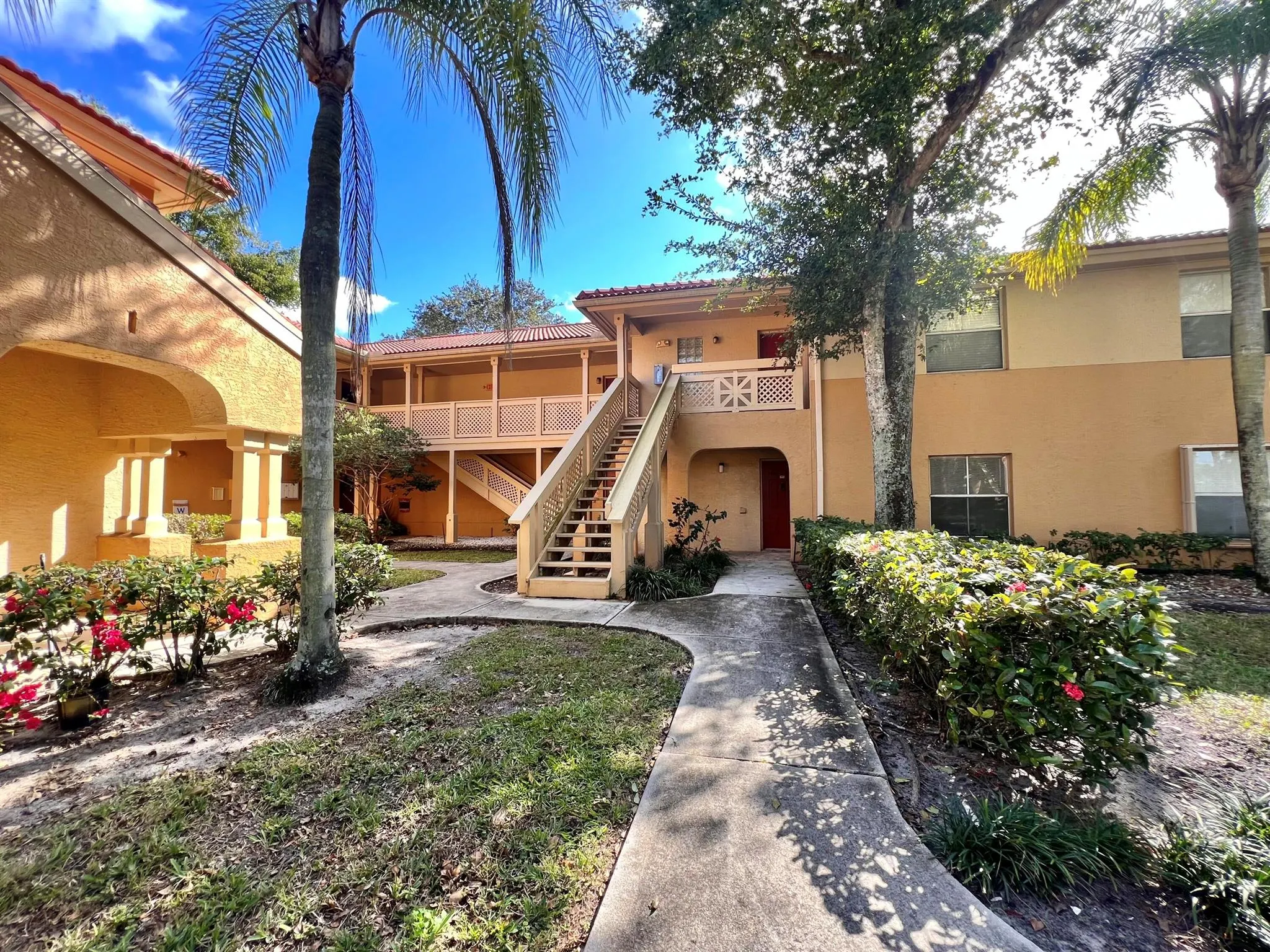 4855 Via Palm Lakes, #911