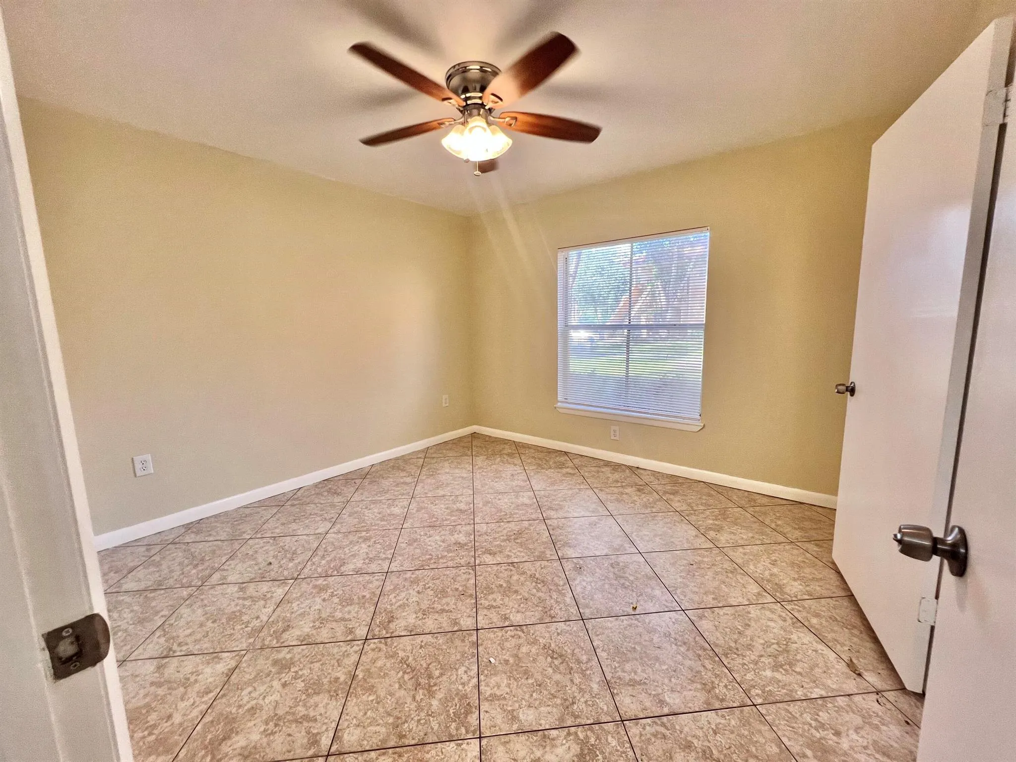 4855 Via Palm Lakes, #911
