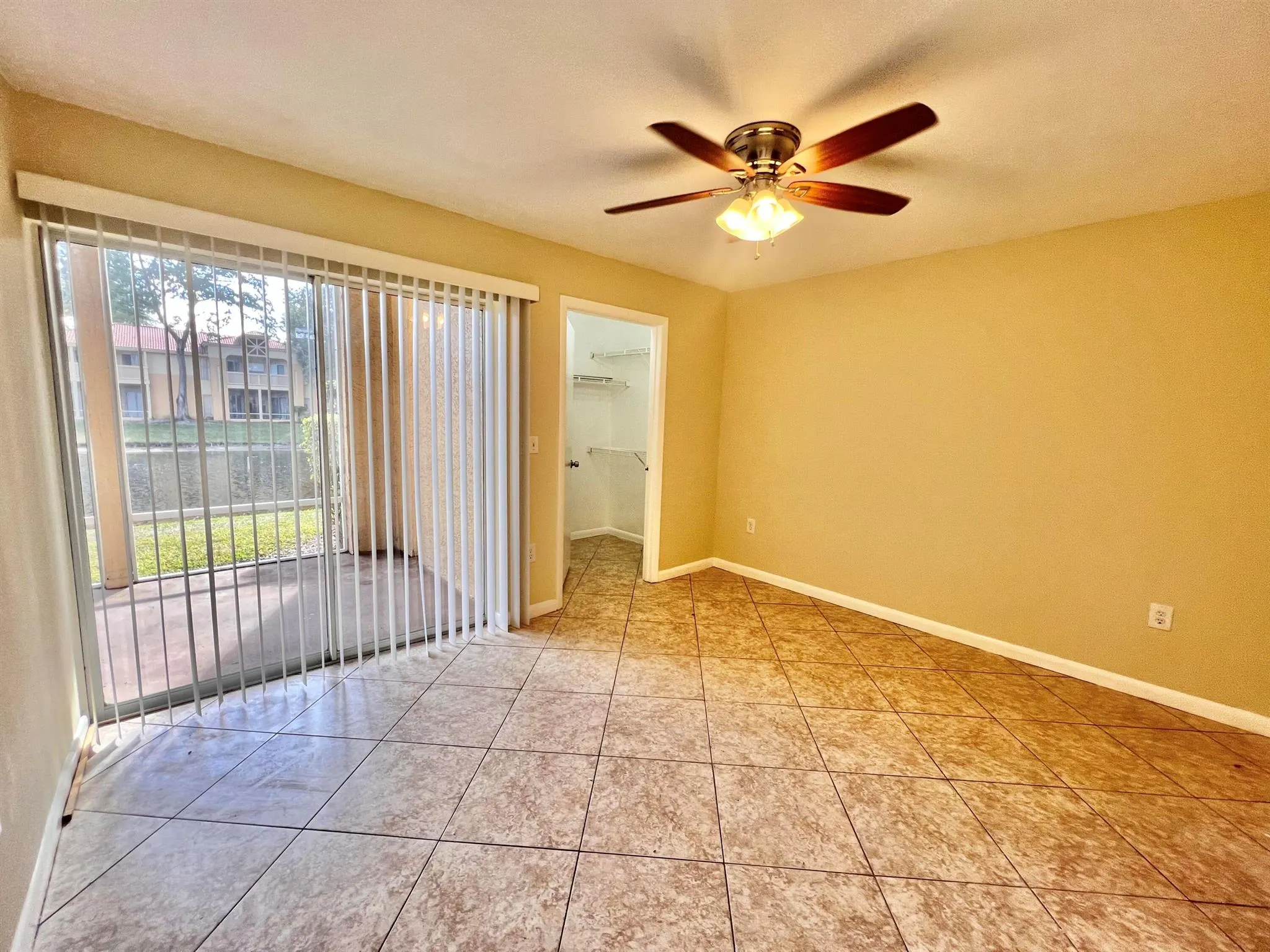 4855 Via Palm Lakes, #911
