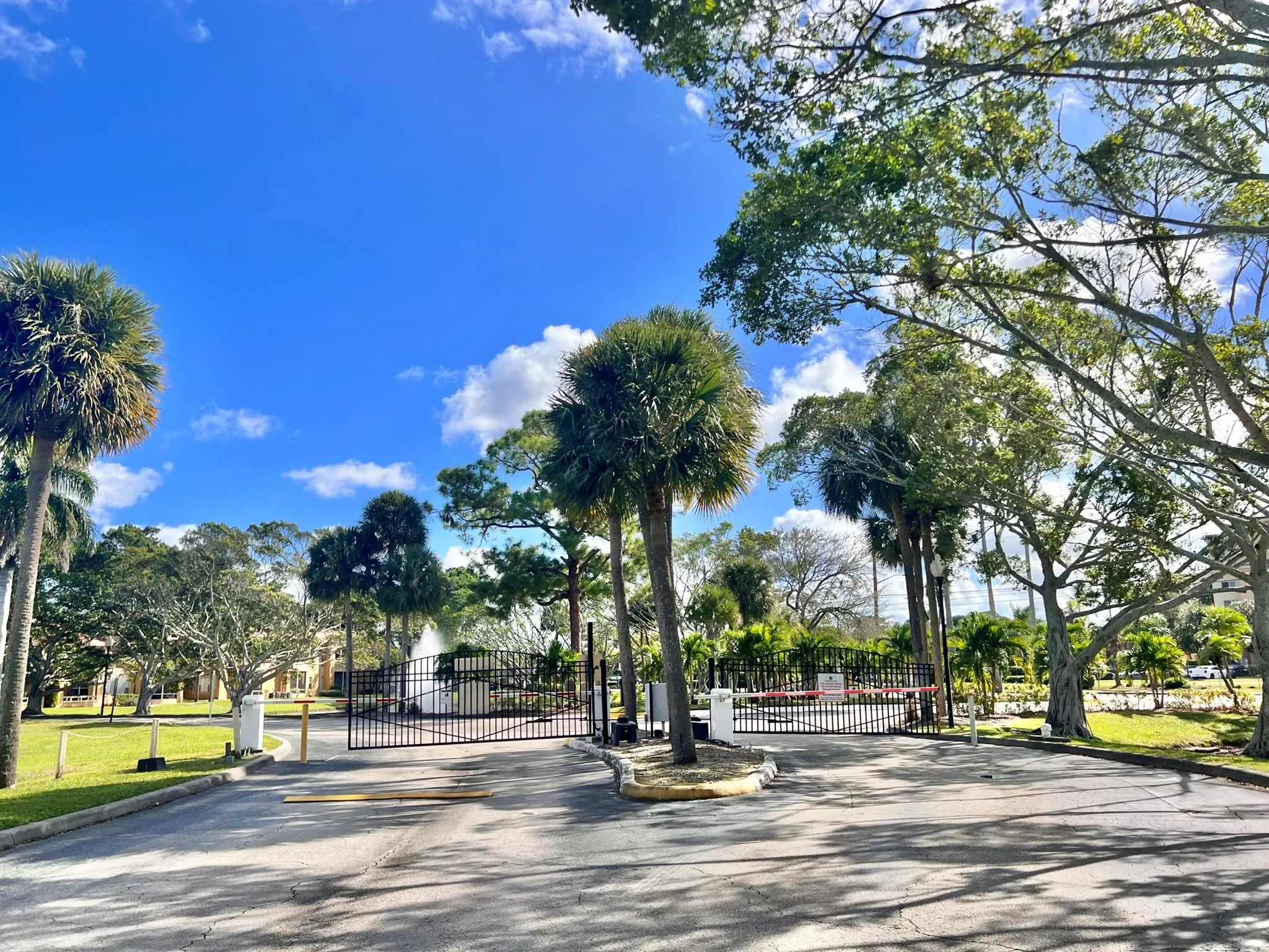 4855 Via Palm Lakes, #911