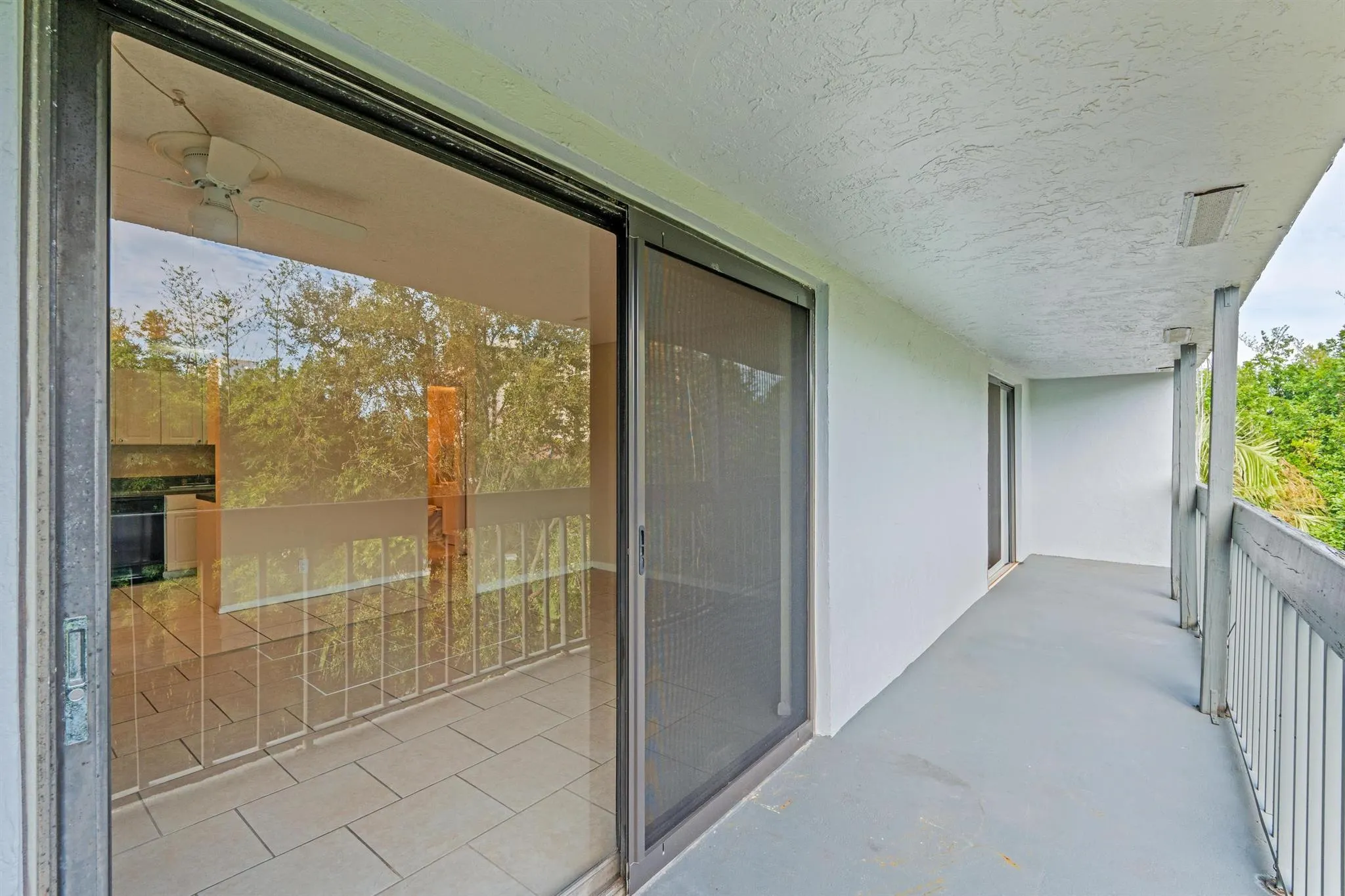 2000 N Congress Avenue, #406