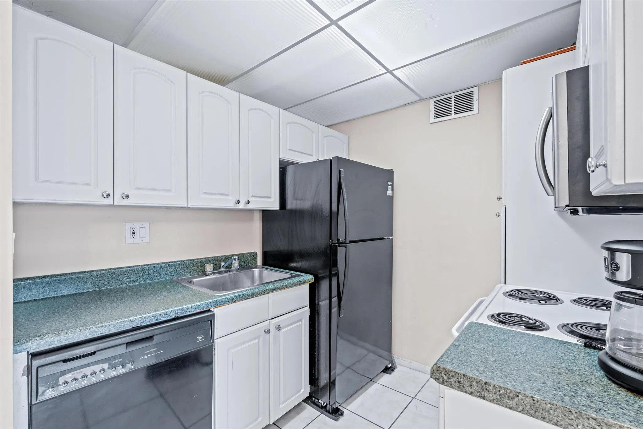 2000 N Congress Avenue, #406
