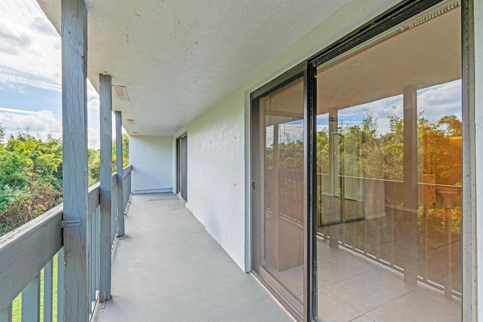 2000 N Congress Avenue, #406