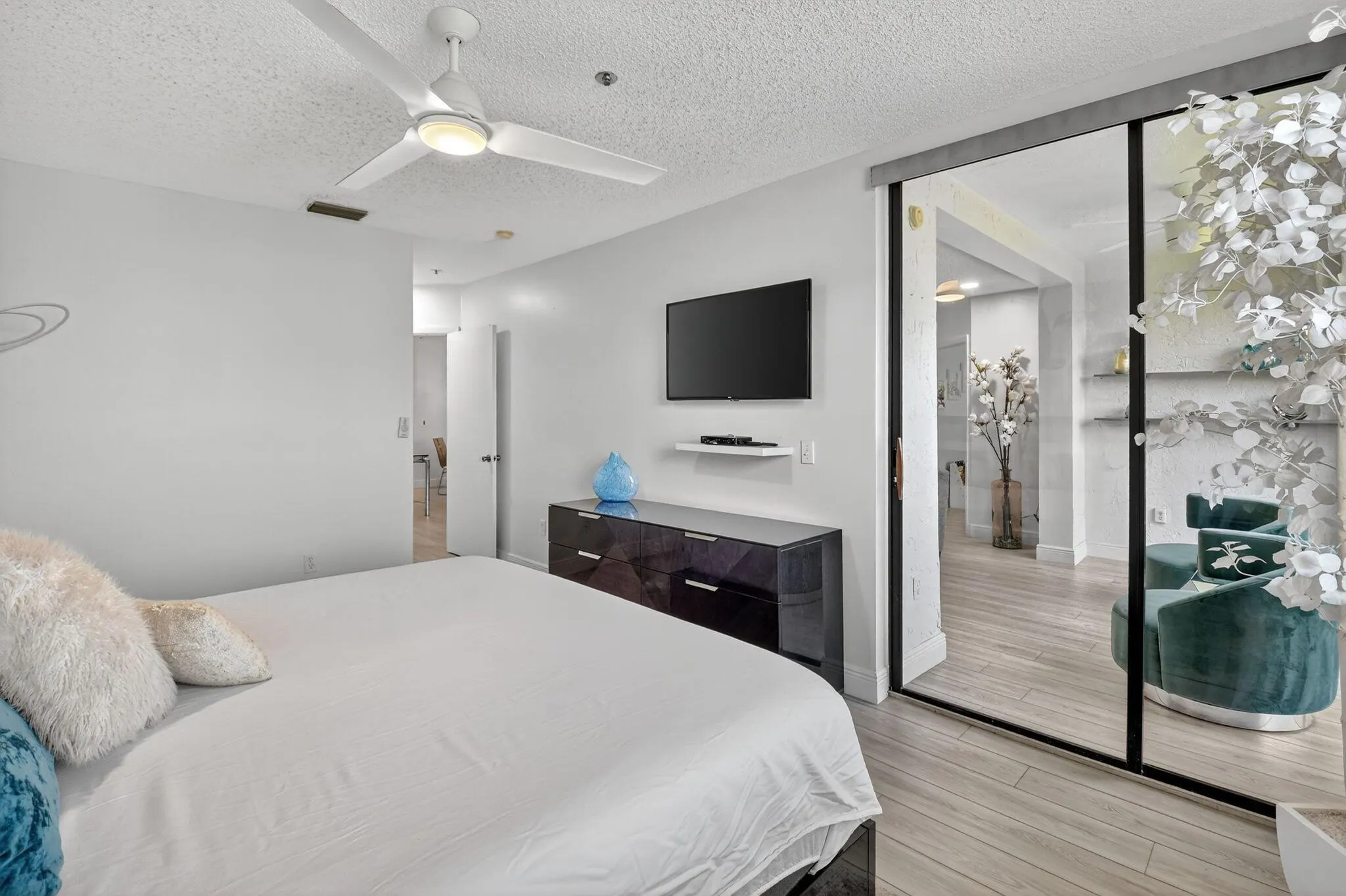 5099 Splendido Court, #J