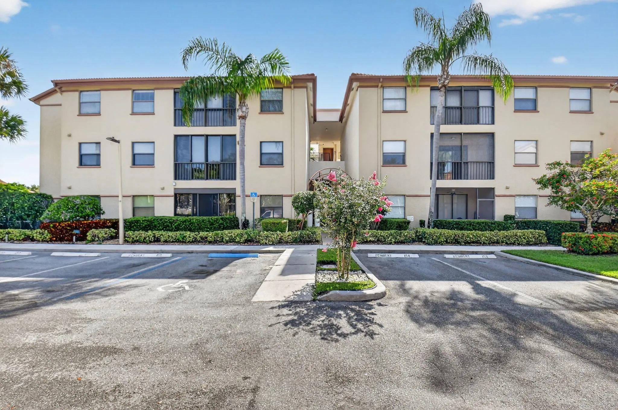 5099 Splendido Court, #J