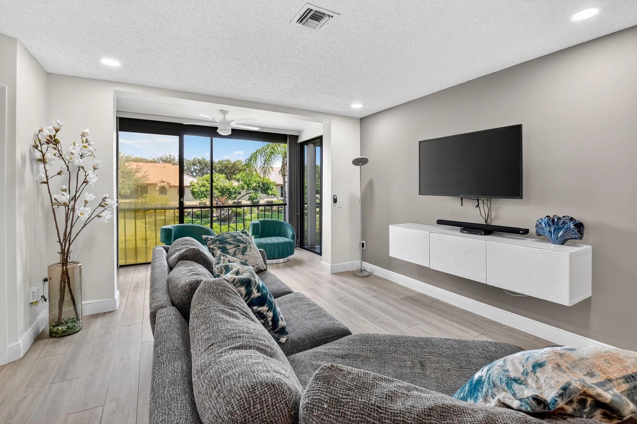 5099 Splendido Court, #J