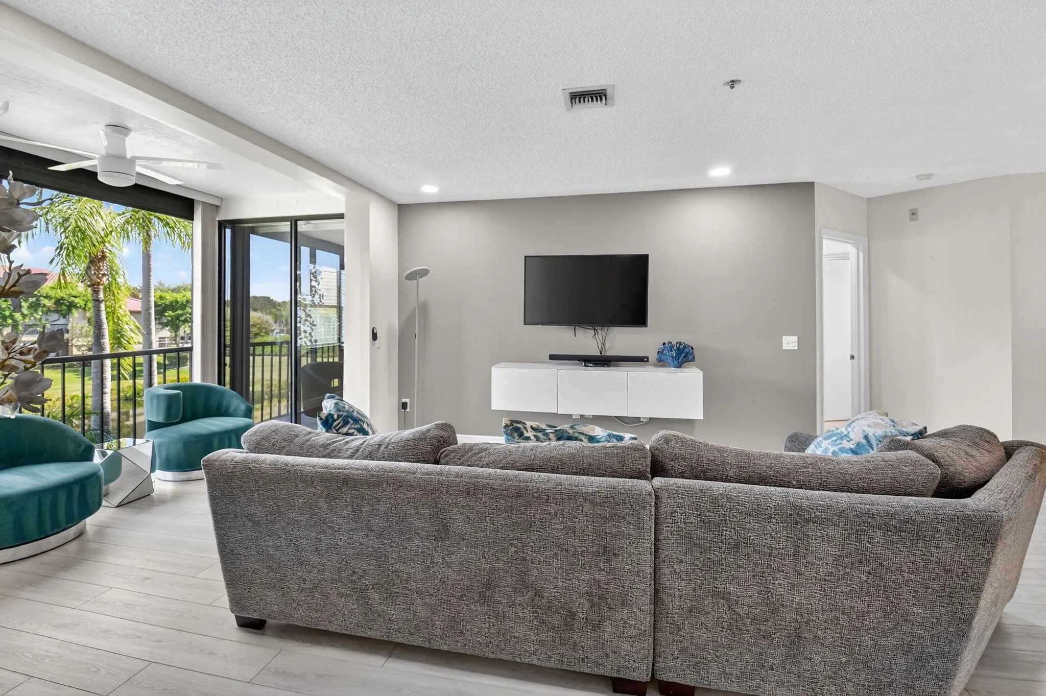 5099 Splendido Court, #J
