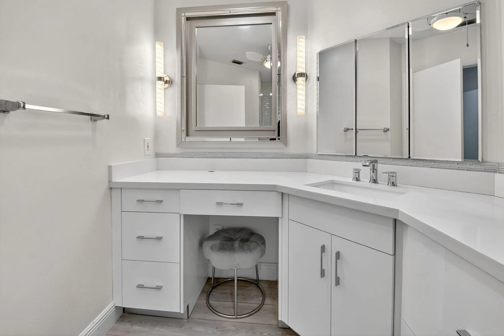 5099 Splendido Court, #J