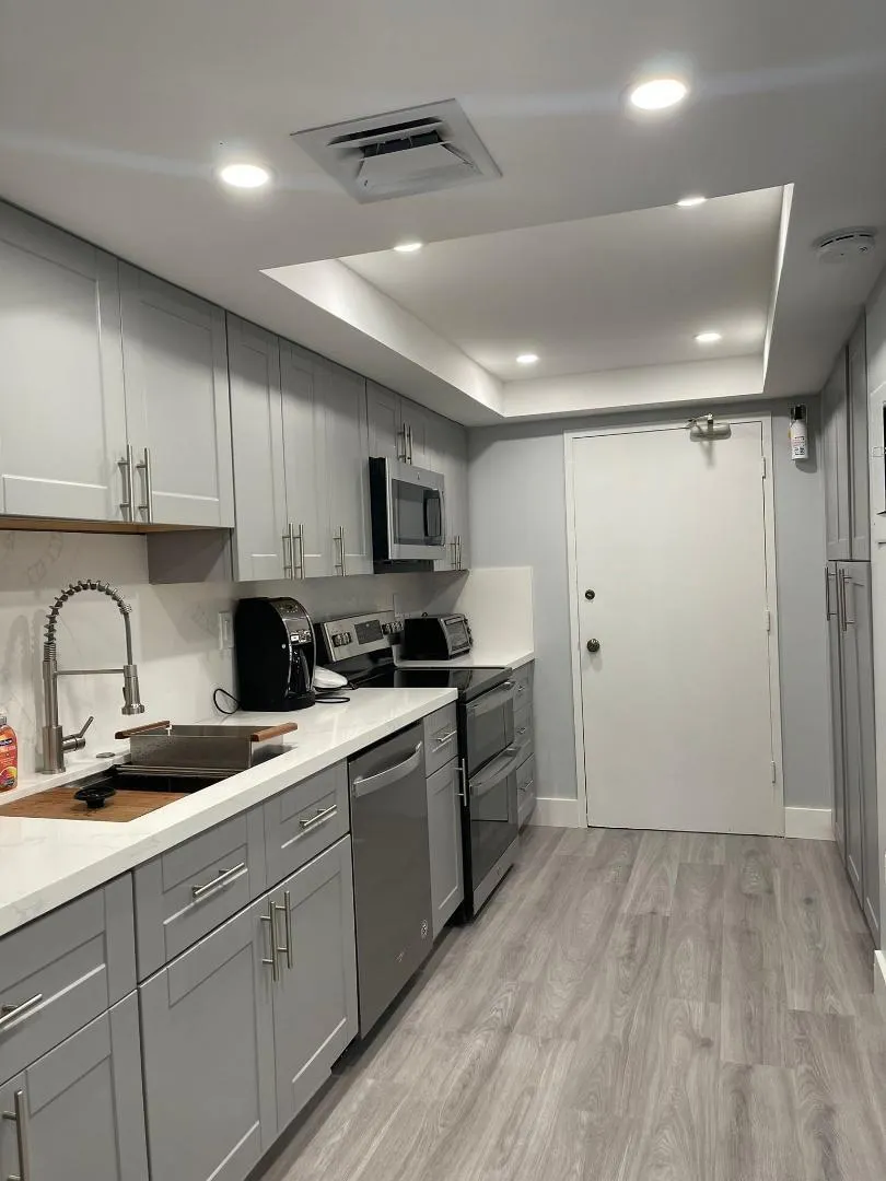 18061 Biscayne Boulevard, #1202