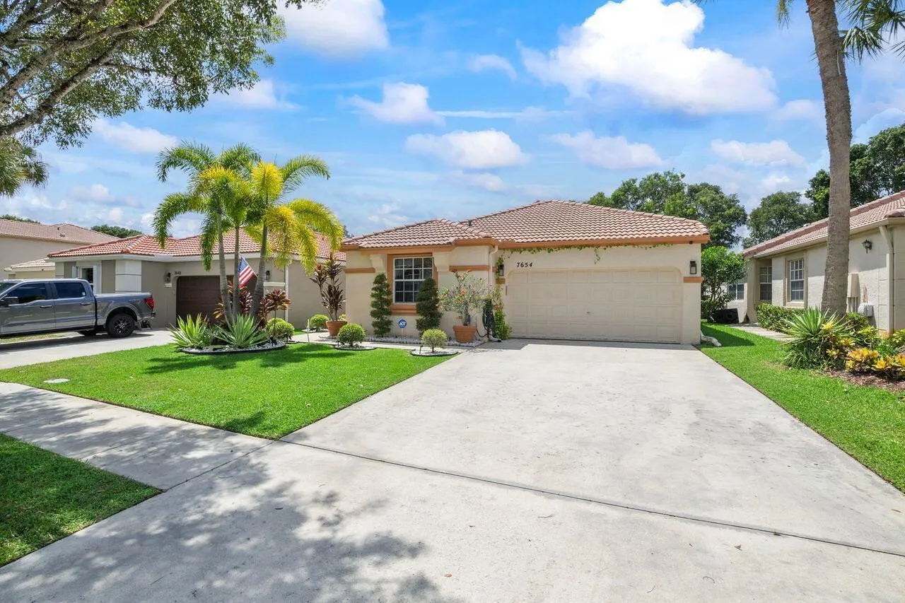 7654 Rockport Circle Circle