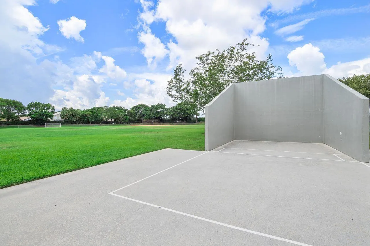 7654 Rockport Circle Circle