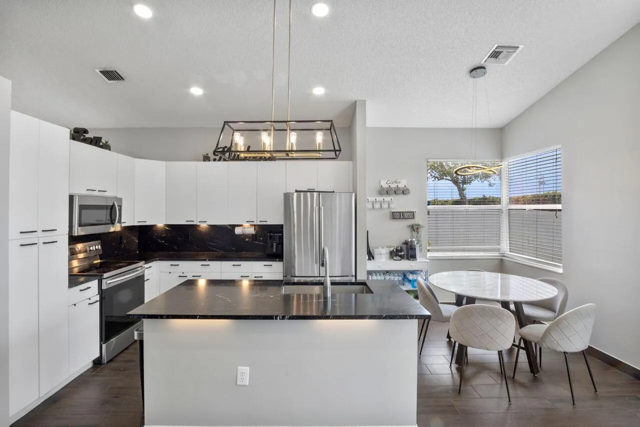7654 Rockport Circle Circle