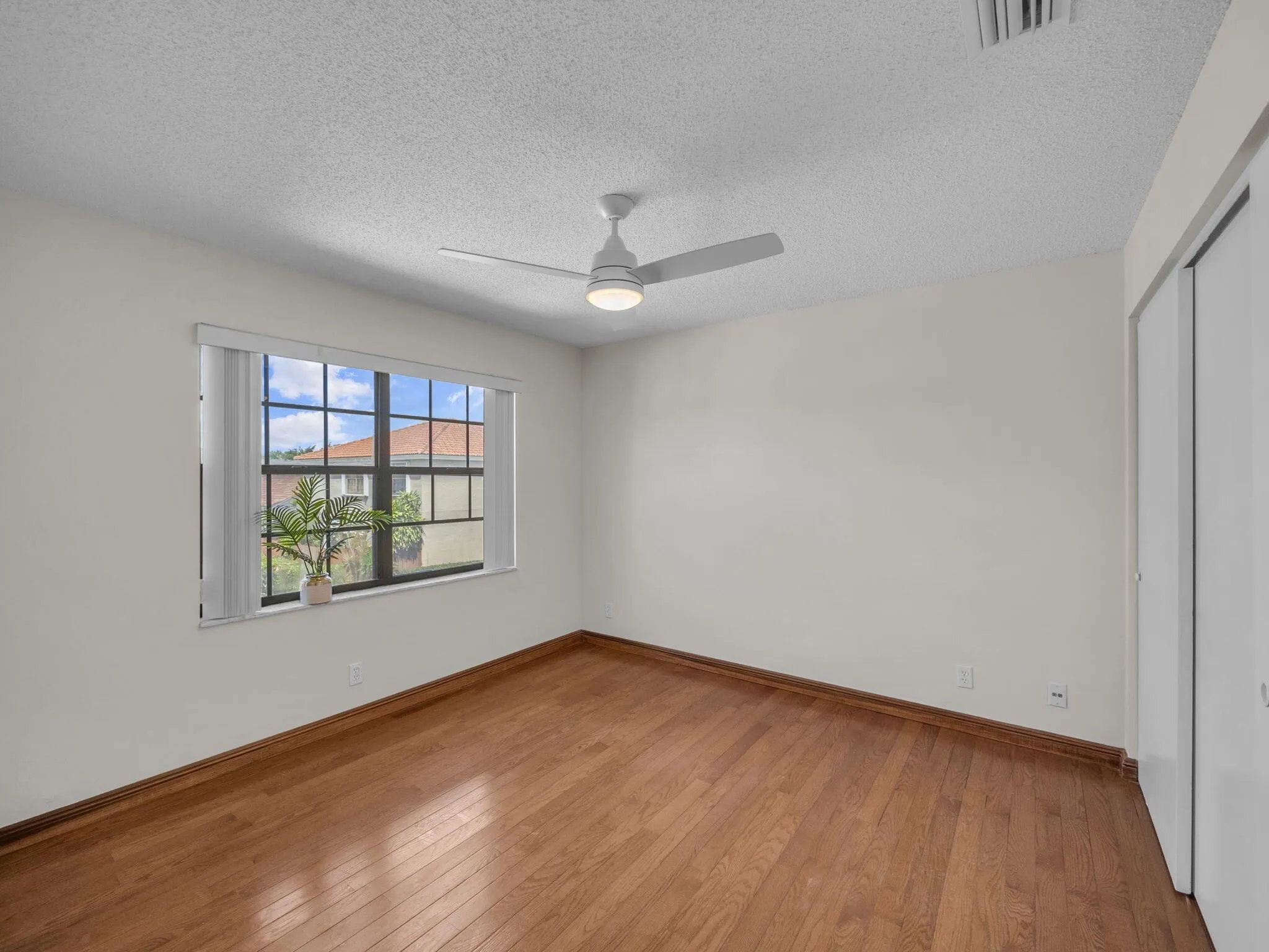 1744 Shoreside Circle