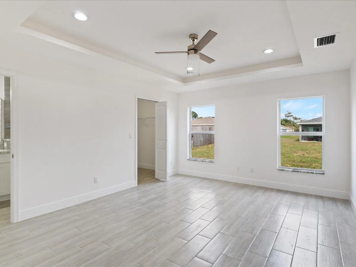 5806 Tangelo Drive