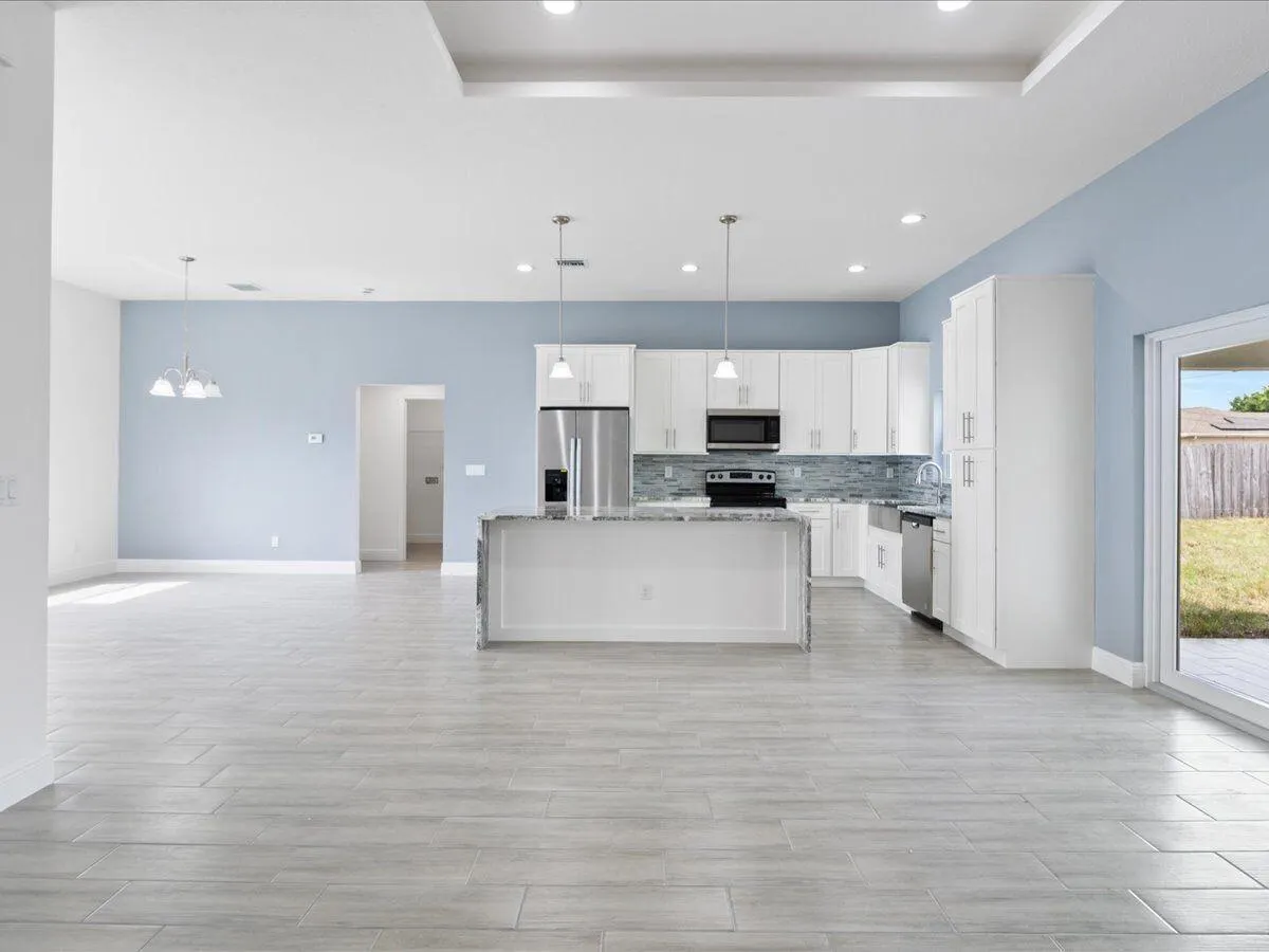 5806 Tangelo Drive