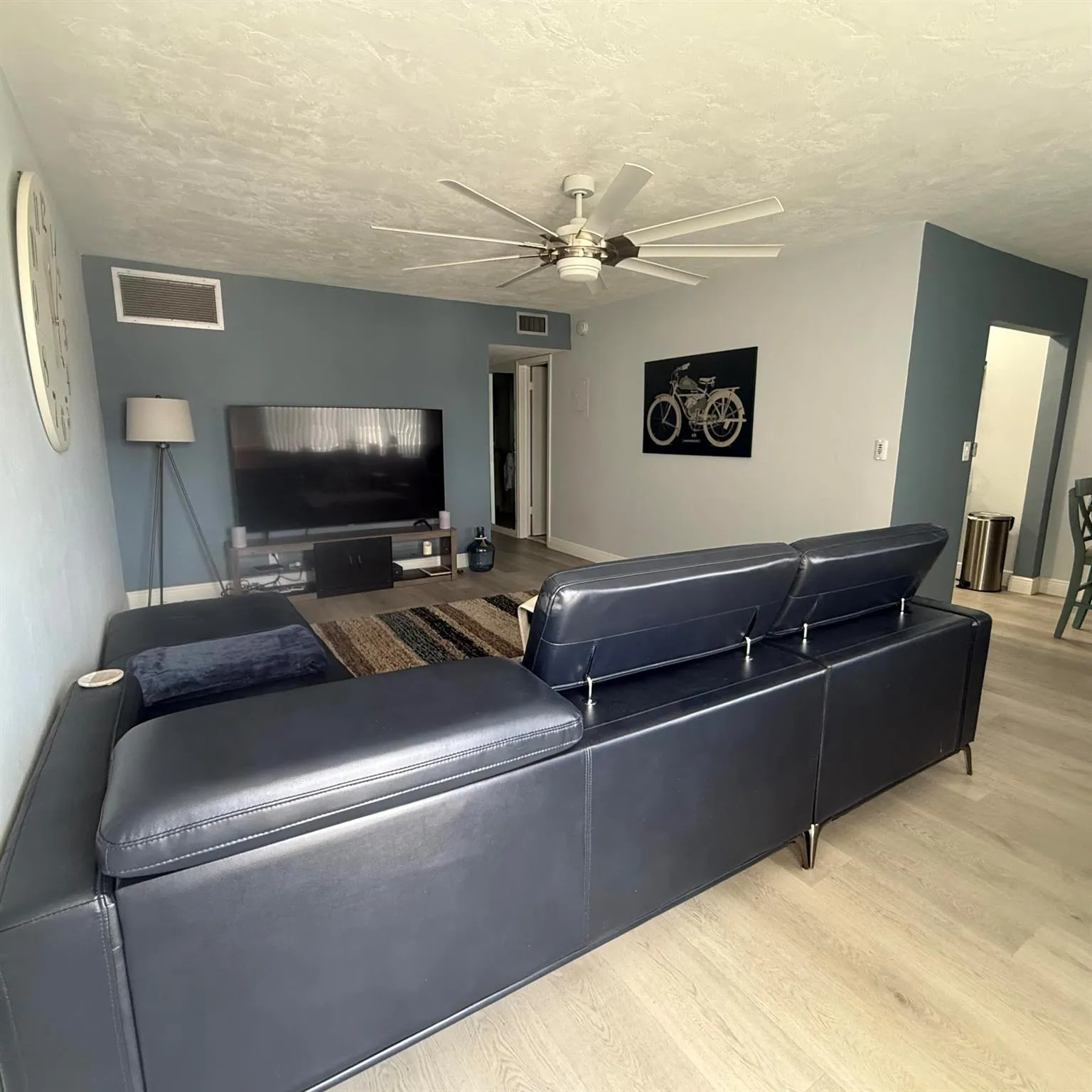 2102 Lake Osborne 20 Drive, #20