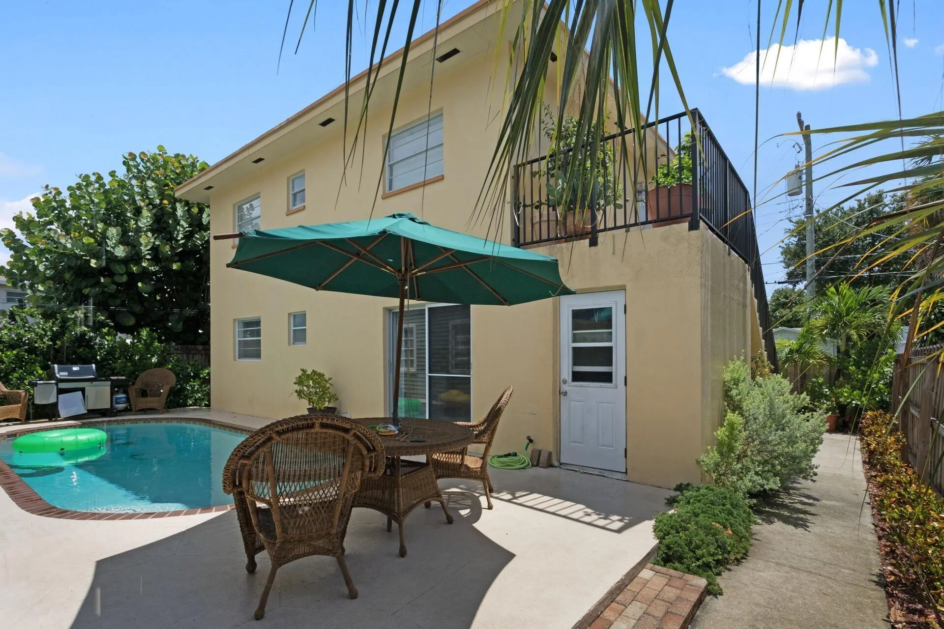216 S Ocean Breeze, ##1 Poolside