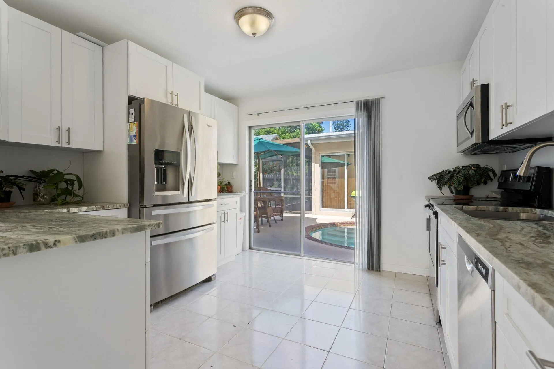 216 S Ocean Breeze, ##1 Poolside