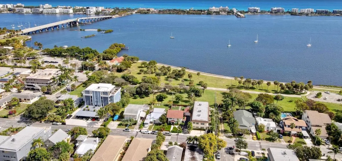 216 S Ocean Breeze, ##1 Poolside