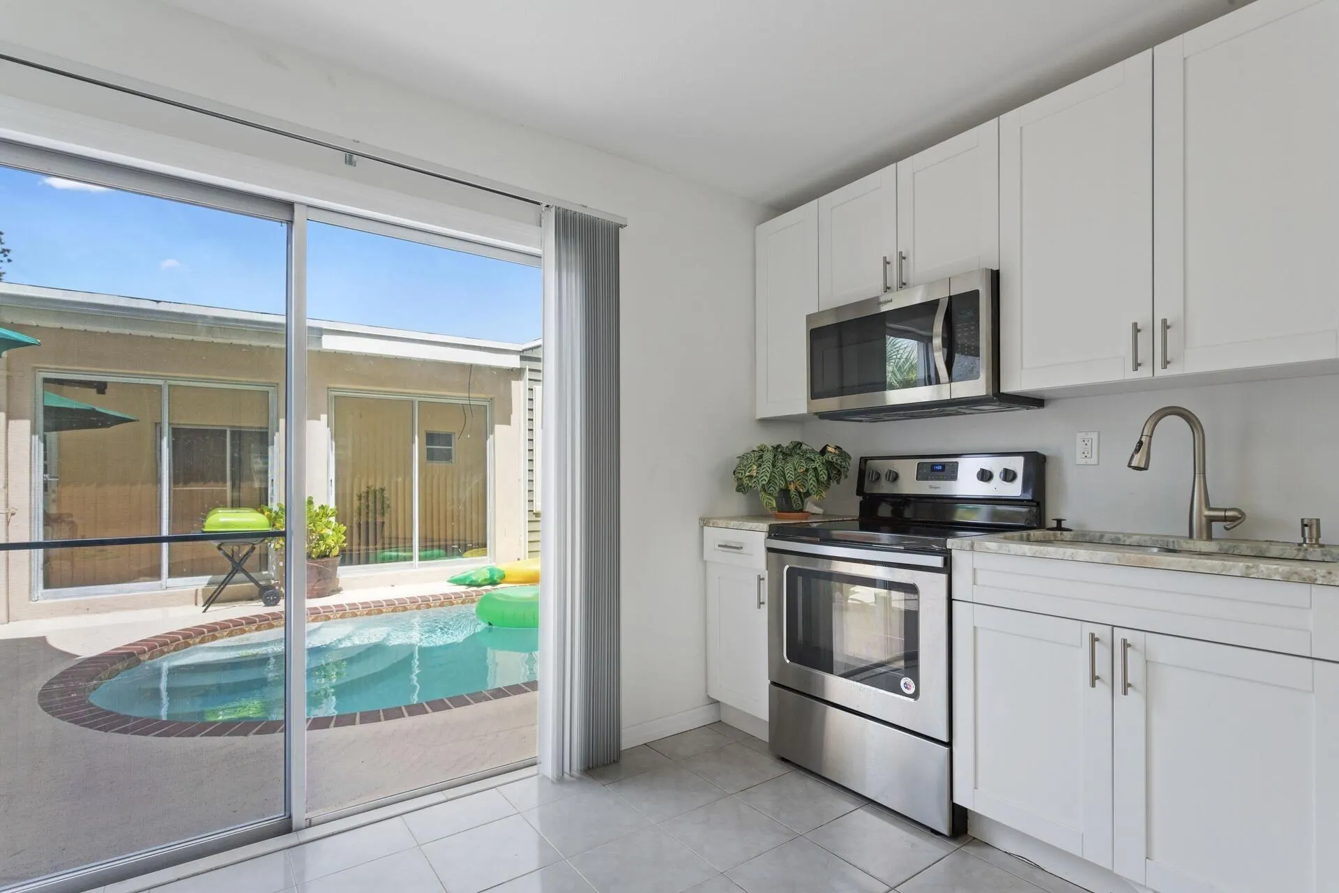 216 S Ocean Breeze, ##1 Poolside