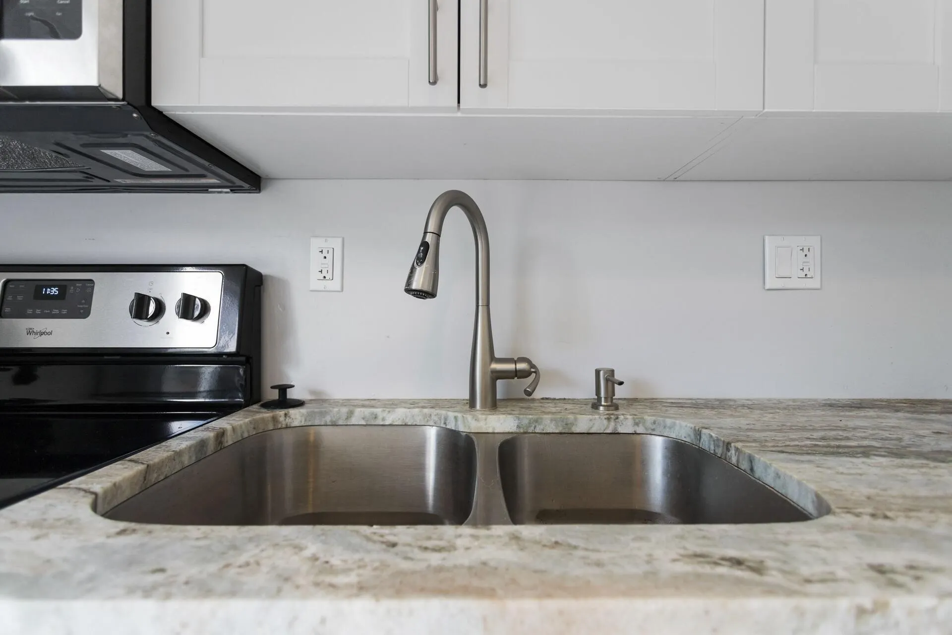 216 S Ocean Breeze, ##1 Poolside
