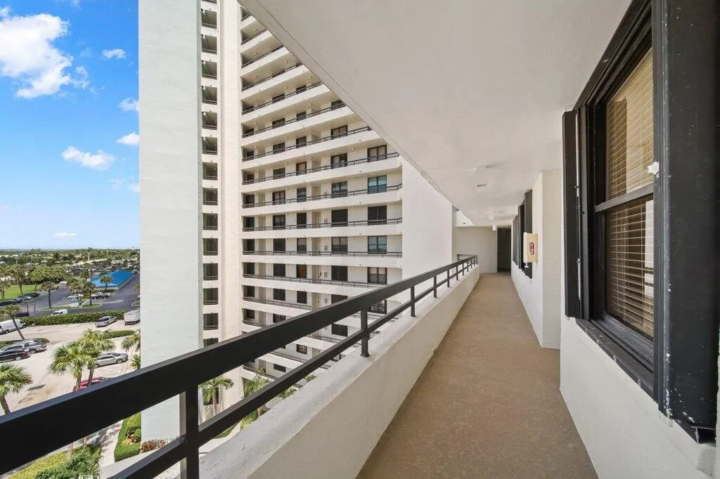 9650 S Ocean Drive, #608